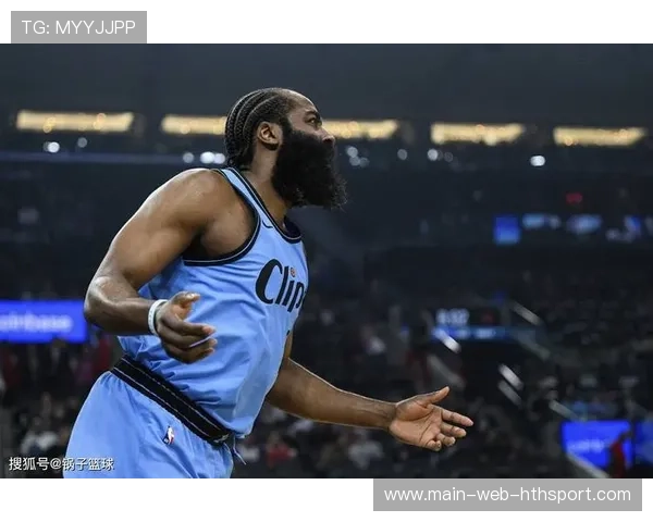 球星伤愈归队并主导胜利，场边欢呼不断，球星伤病壁纸